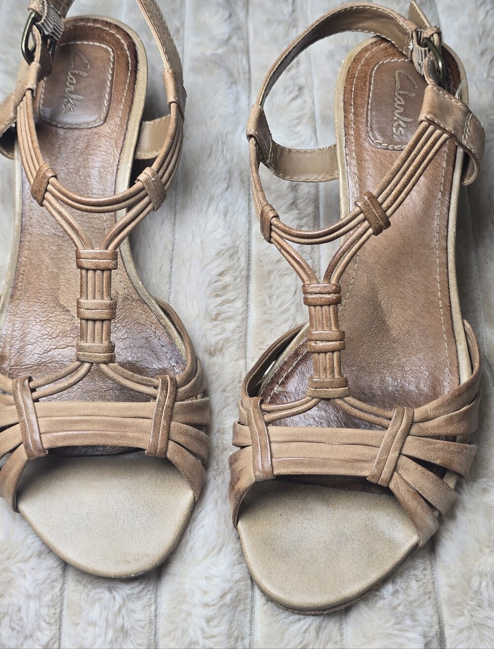 Vintage Clarks Premium Leather Cork Wedge Sandals Tan T-Strap Size 8 - Picture 2 of 12